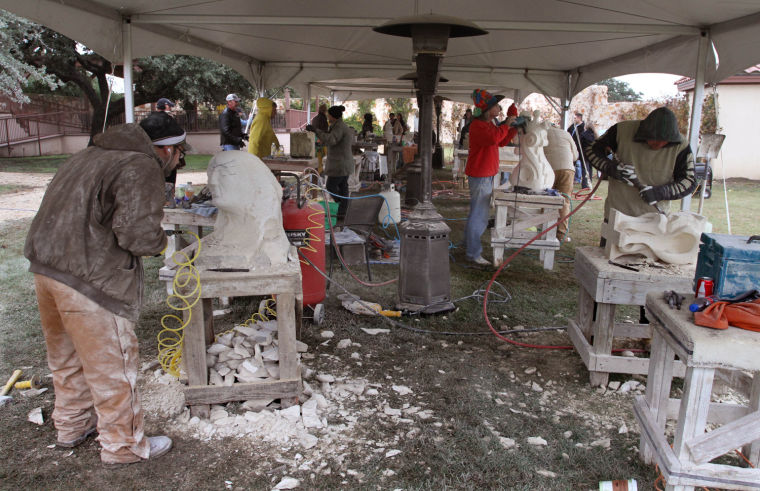 Carving and Wine.Photo J.Villanueva 0003.jpg